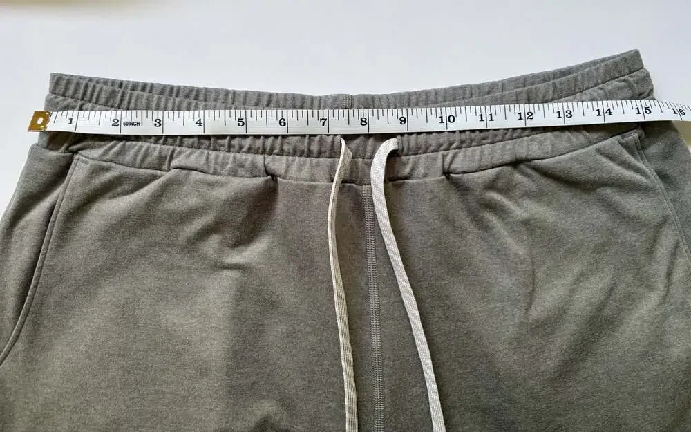 Vuori Performance Jogger Sweatpants in Olive Green Size Medium